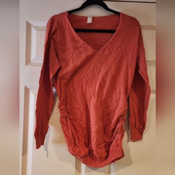 Sweaters - Old Navy maternity coral v neck sweater top M